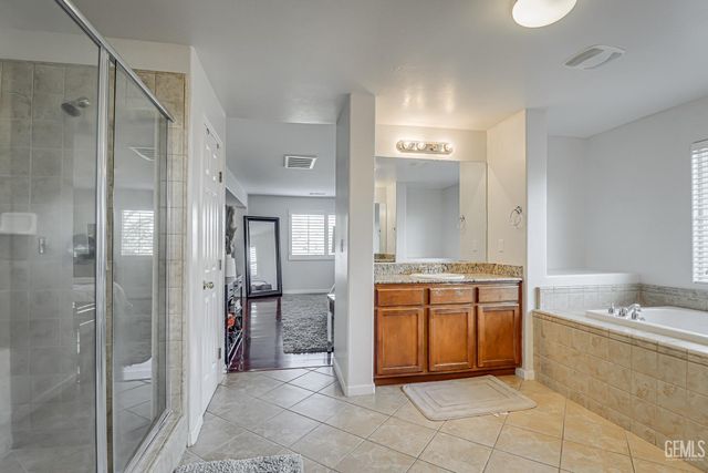 11400 Regarse Drive, Bakersfield, CA 93311