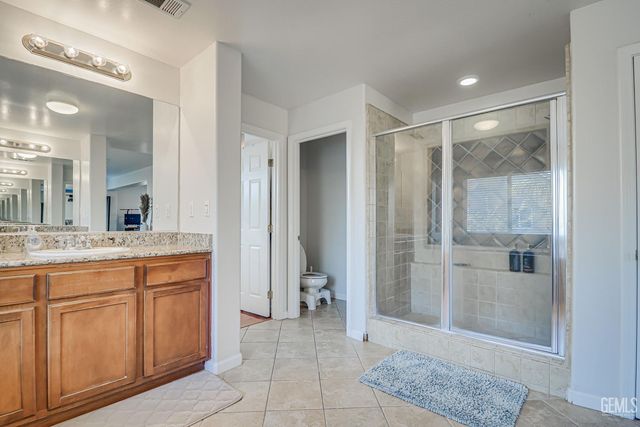 11400 Regarse Drive, Bakersfield, CA 93311