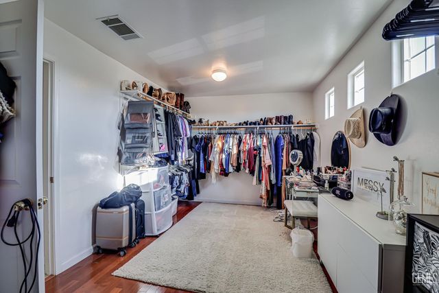 11400 Regarse Drive, Bakersfield, CA 93311