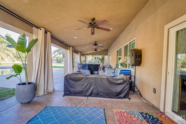 11400 Regarse Drive, Bakersfield, CA 93311