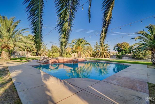 11400 Regarse Drive, Bakersfield, CA 93311