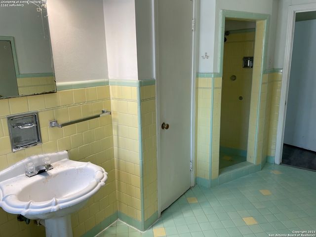 243 Beverly Dr Unit 1, San Antonio, TX 78228