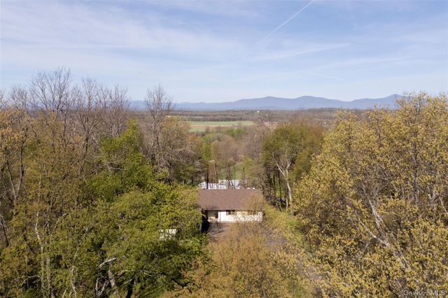 97 Spencer Drive, Red Hook, NY 12571