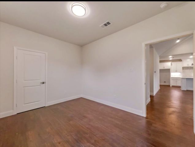 2033 S Edgewood Terrace, Fort Worth, TX 76105