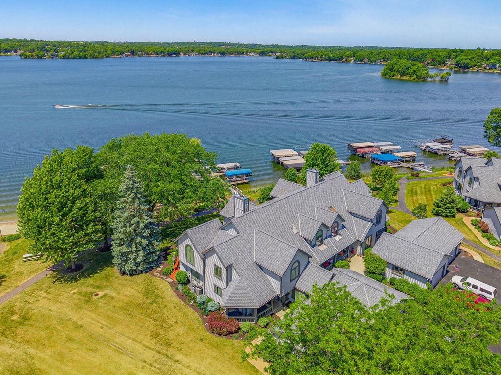W177S7495 Harbor CIRCLE, Muskego, WI 53150