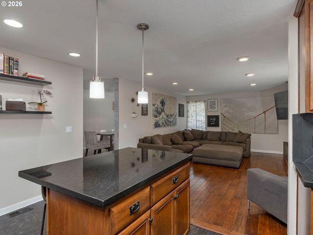 15550 Nw OAK HILLS Dr, Beaverton, OR 97006