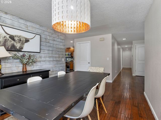 15550 Nw OAK HILLS Dr, Beaverton, OR 97006