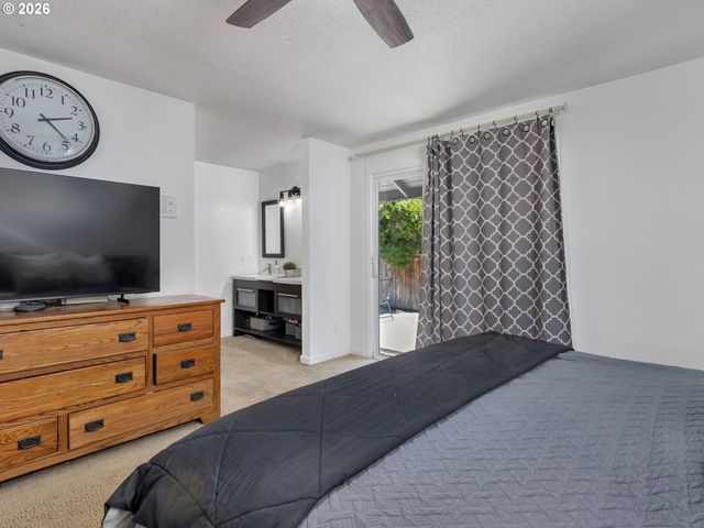 15550 Nw OAK HILLS Dr, Beaverton, OR 97006