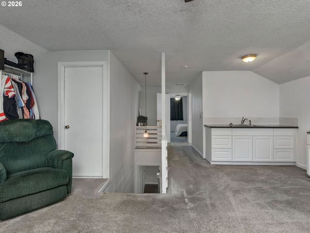 15550 Nw OAK HILLS Dr, Beaverton, OR 97006