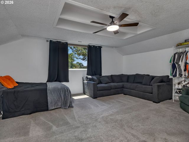 15550 Nw OAK HILLS Dr, Beaverton, OR 97006