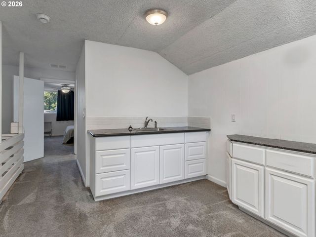 15550 Nw OAK HILLS Dr, Beaverton, OR 97006