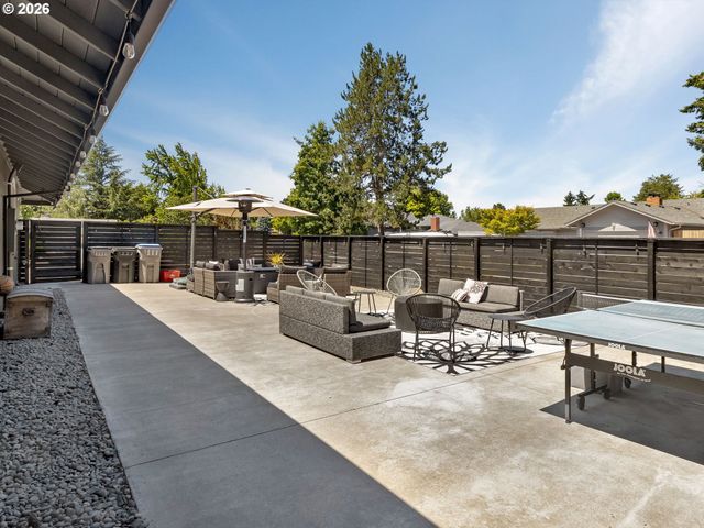 15550 Nw OAK HILLS Dr, Beaverton, OR 97006