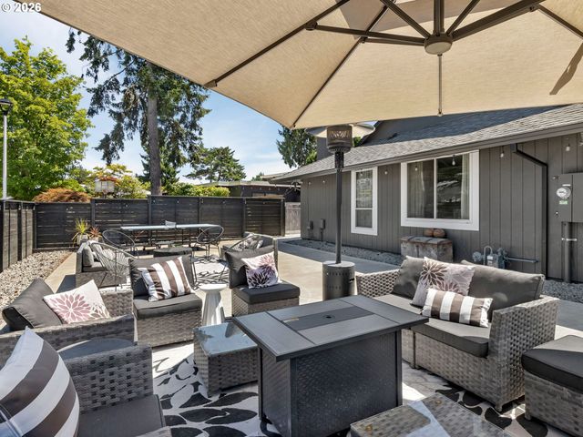 15550 Nw OAK HILLS Dr, Beaverton, OR 97006