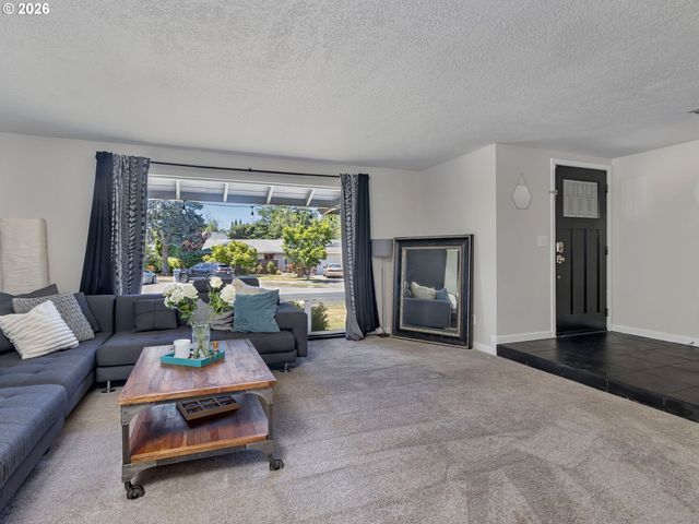 15550 Nw OAK HILLS Dr, Beaverton, OR 97006