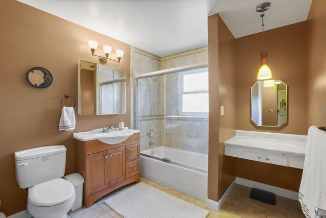 8612 Jefferson Avenue, Munster, IN 46321