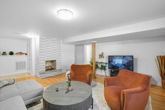 8612 Jefferson Avenue, Munster, IN 46321