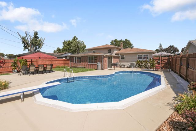 8612 Jefferson Avenue, Munster, IN 46321