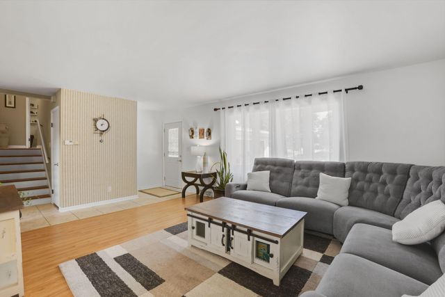 8612 Jefferson Avenue, Munster, IN 46321