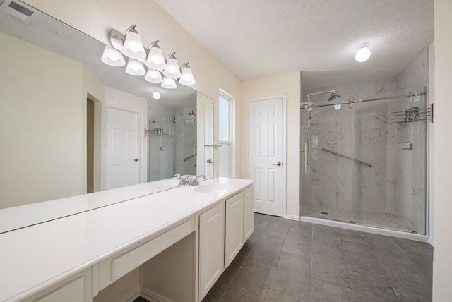 204 Edmundson Court, Arlington, TX 76002