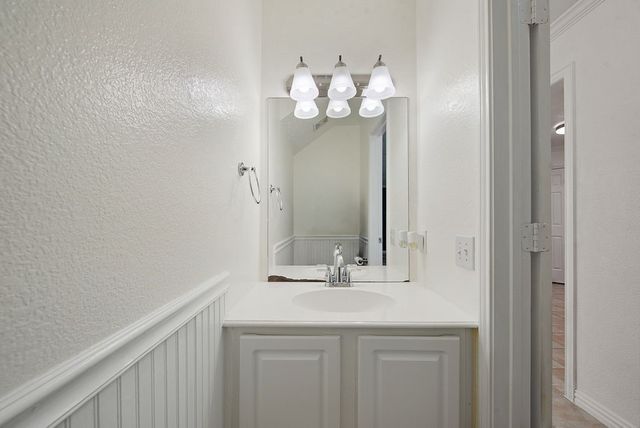 204 Edmundson Court, Arlington, TX 76002