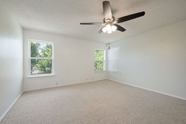 204 Edmundson Court, Arlington, TX 76002