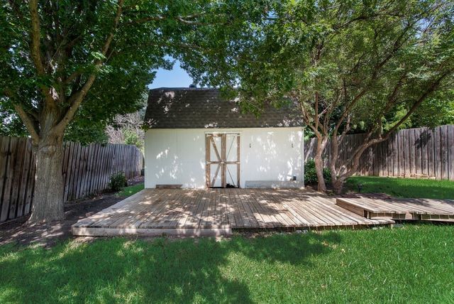 204 Edmundson Court, Arlington, TX 76002