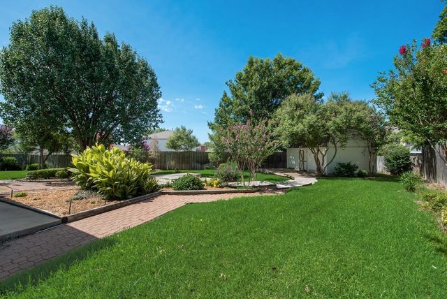 204 Edmundson Court, Arlington, TX 76002