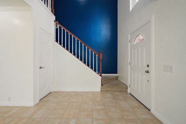 204 Edmundson Court, Arlington, TX 76002