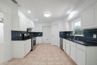 204 Edmundson Court, Arlington, TX 76002