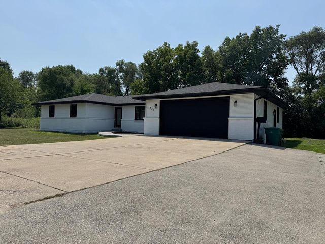 831 Richards Street, Joliet, IL 60433