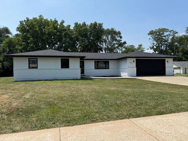 831 Richards Street, Joliet, IL 60433