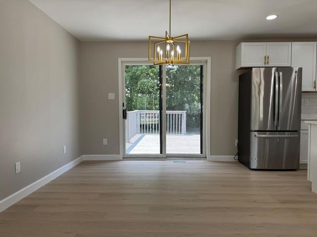 831 Richards Street, Joliet, IL 60433