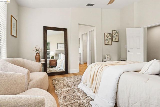25570 Brookshire Dr, Castro Valley, CA 94552