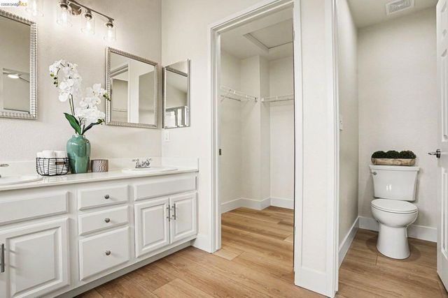 25570 Brookshire Dr, Castro Valley, CA 94552