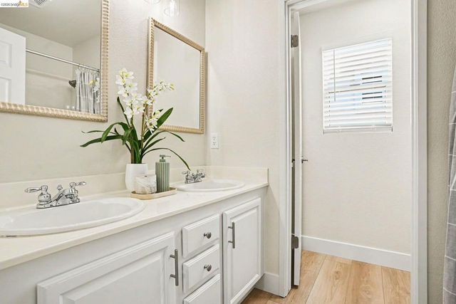 25570 Brookshire Dr, Castro Valley, CA 94552
