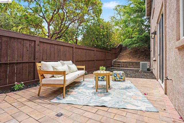 25570 Brookshire Dr, Castro Valley, CA 94552