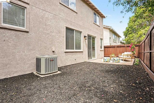 25570 Brookshire Dr, Castro Valley, CA 94552
