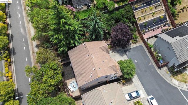 25570 Brookshire Dr, Castro Valley, CA 94552