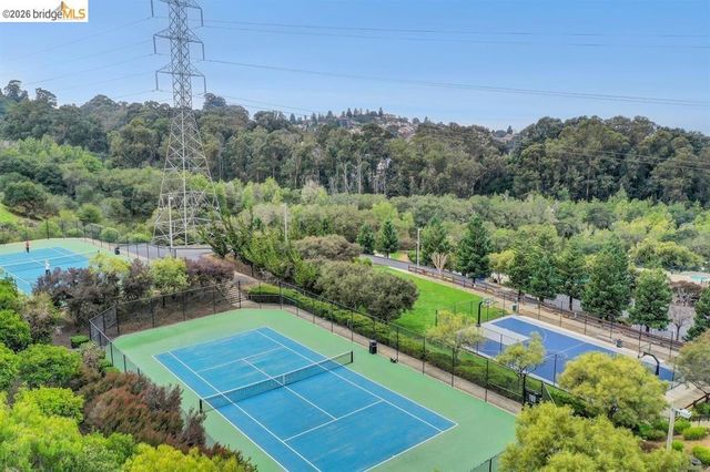 25570 Brookshire Dr, Castro Valley, CA 94552