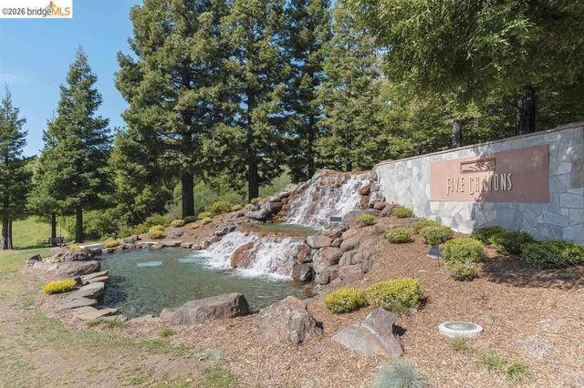 25570 Brookshire Dr, Castro Valley, CA 94552