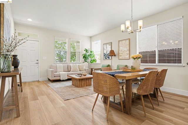 25570 Brookshire Dr, Castro Valley, CA 94552
