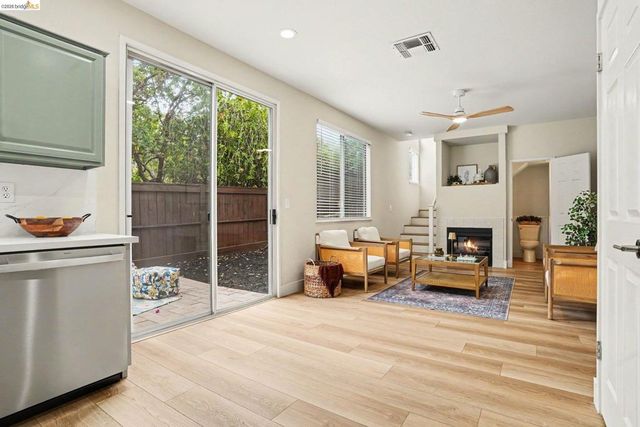 25570 Brookshire Dr, Castro Valley, CA 94552
