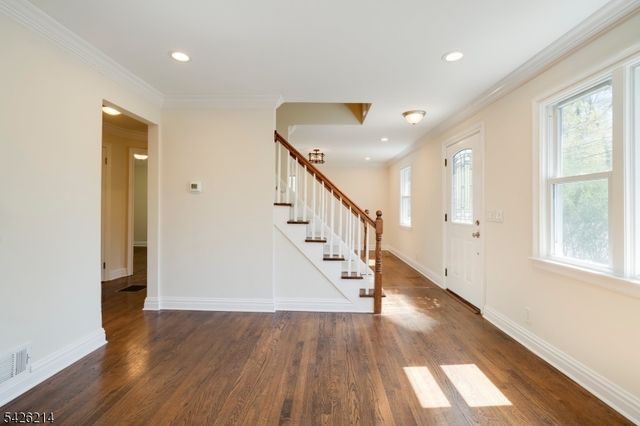 61 Beechwood Rd, Florham Park Boro, NJ 07932