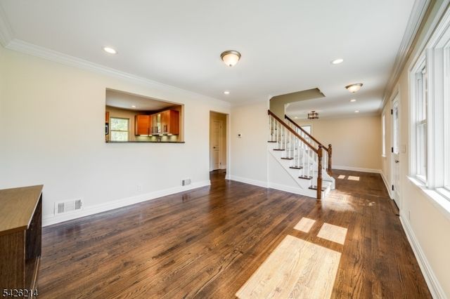 61 Beechwood Rd, Florham Park Boro, NJ 07932