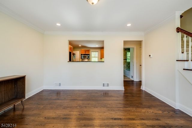 61 Beechwood Rd, Florham Park Boro, NJ 07932