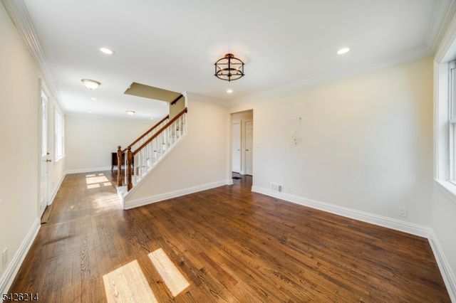 61 Beechwood Rd, Florham Park Boro, NJ 07932