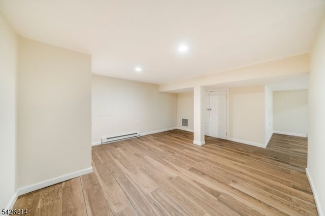 61 Beechwood Rd, Florham Park Boro, NJ 07932