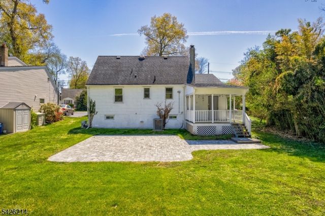 61 Beechwood Rd, Florham Park Boro, NJ 07932