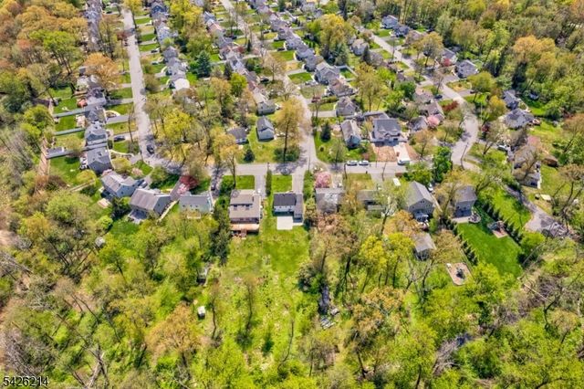 61 Beechwood Rd, Florham Park Boro, NJ 07932