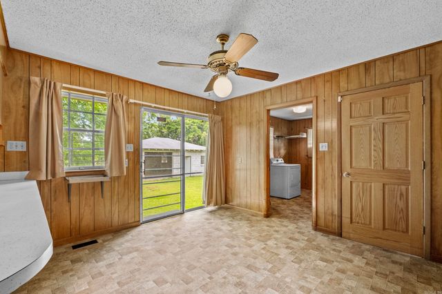11 Warren Dr, Little Rock, AR 72209